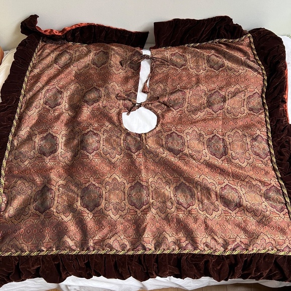 Christmas Tree Skirt Burgundy Velvet Bead Tassels Shiny Decadent 50" Square Shin - Picture 1 of 7